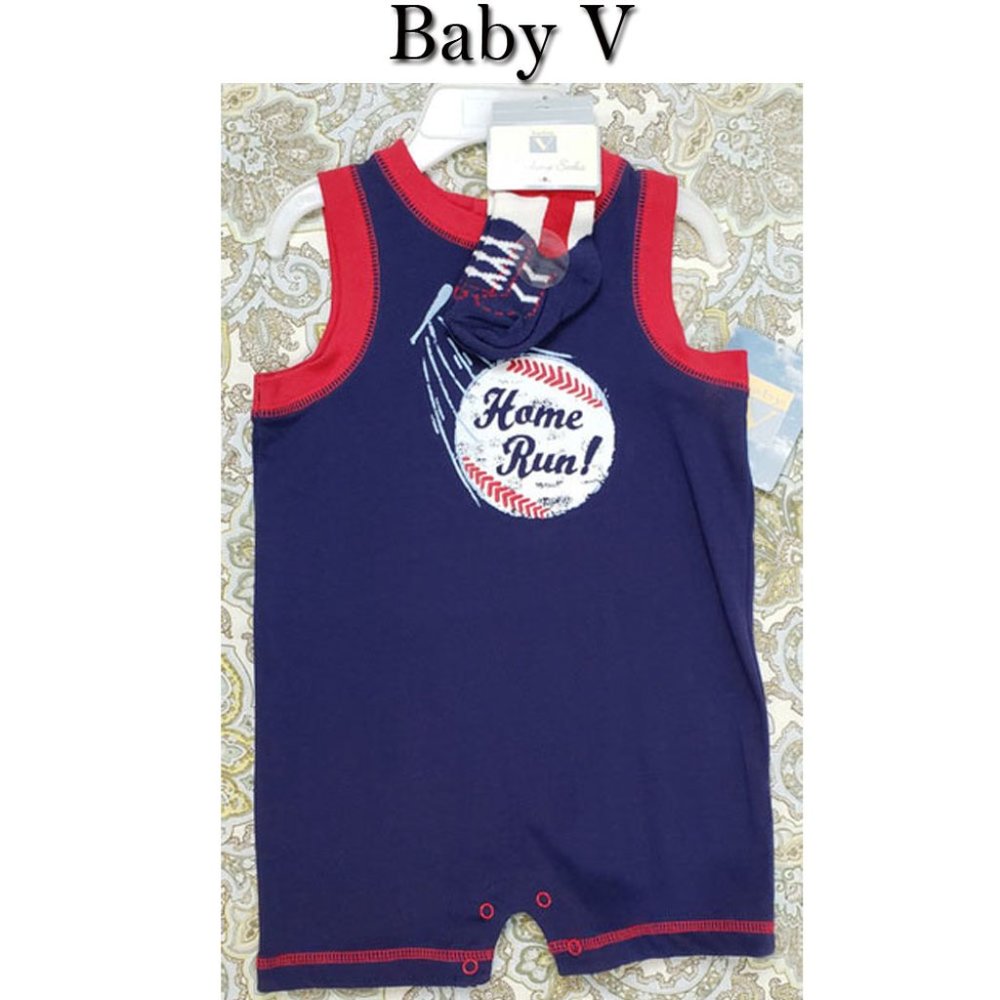 Baby V Sleeveless Home Run Outfit & Socks Set Size 9 Months NWT🦋